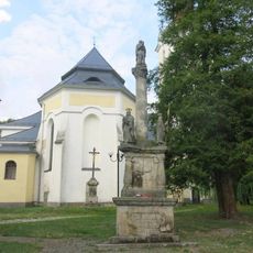 Mariánský sloup u kostela svaté Alžběty v Cvikově