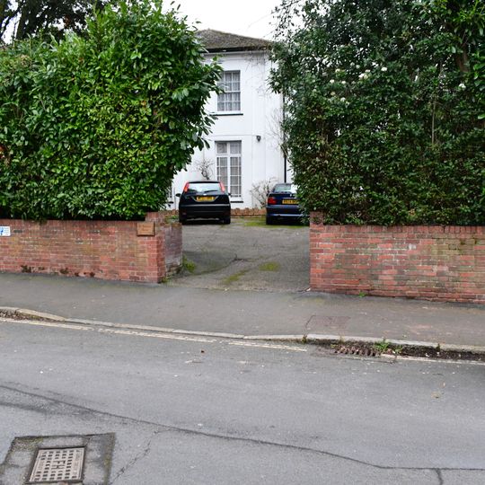 35 , St. Leonard's Road