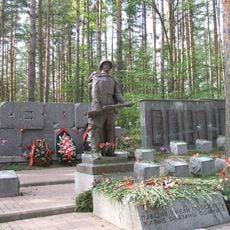 Братская могила советских воинов, погибших в Великую Отечественную войну (два захоронения) (Сестрорецк)