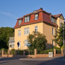 Villa Johann-Sebastian-Bach-Straße 1