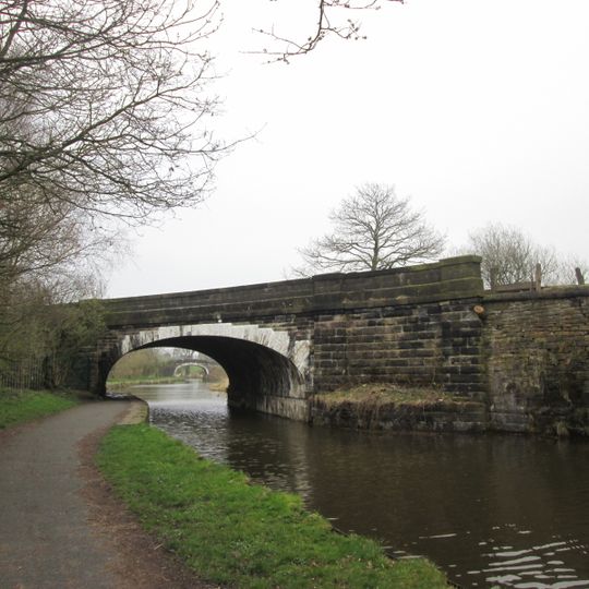 Leeds Liverpool Canal, Railway Bridge Over Leeds Liverpool Canal At Sd 595 162
