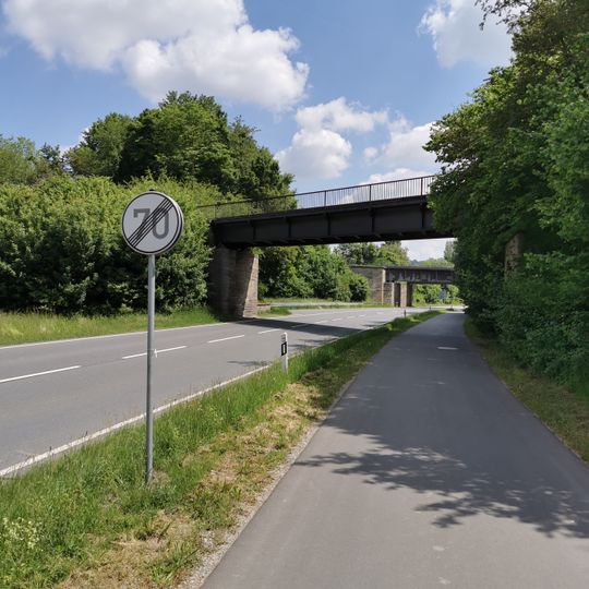 Eisenbahnbrücke über die B 27