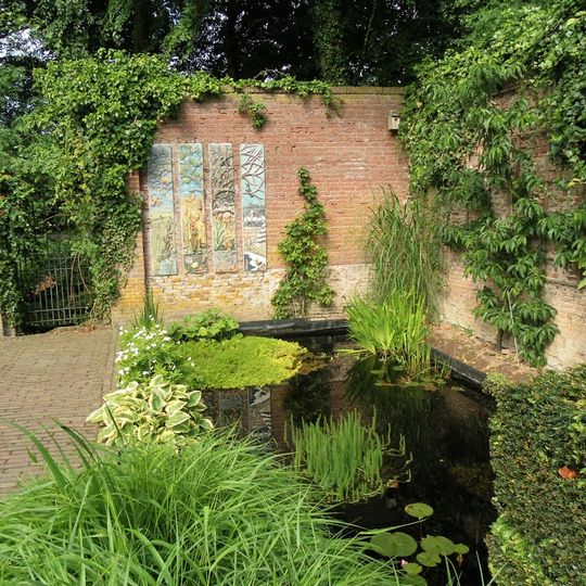 Huis te Hemmen, moestuinmuur