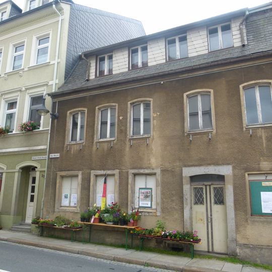 Wohnhaus in geschlossener Bebauung Am Markt 14