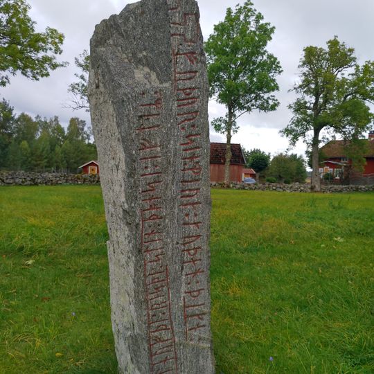 Västergötlands runinskrifter 108