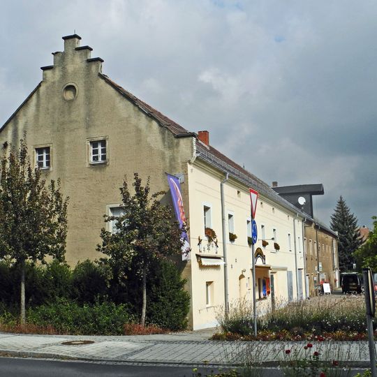 Wohn- und Wirtschaftsgebäude Dresdner Straße 2