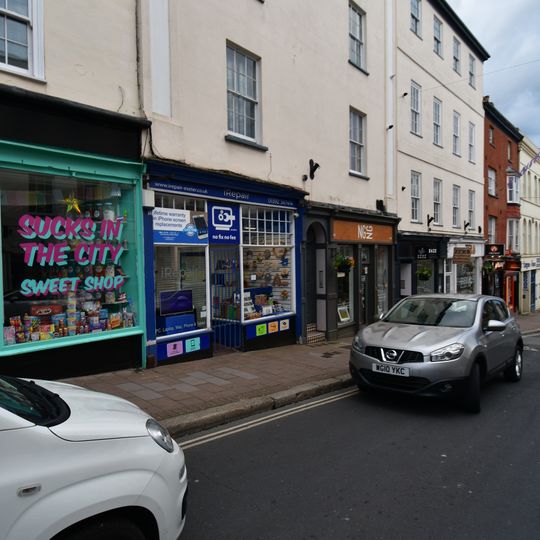 124 And 125, Fore Street