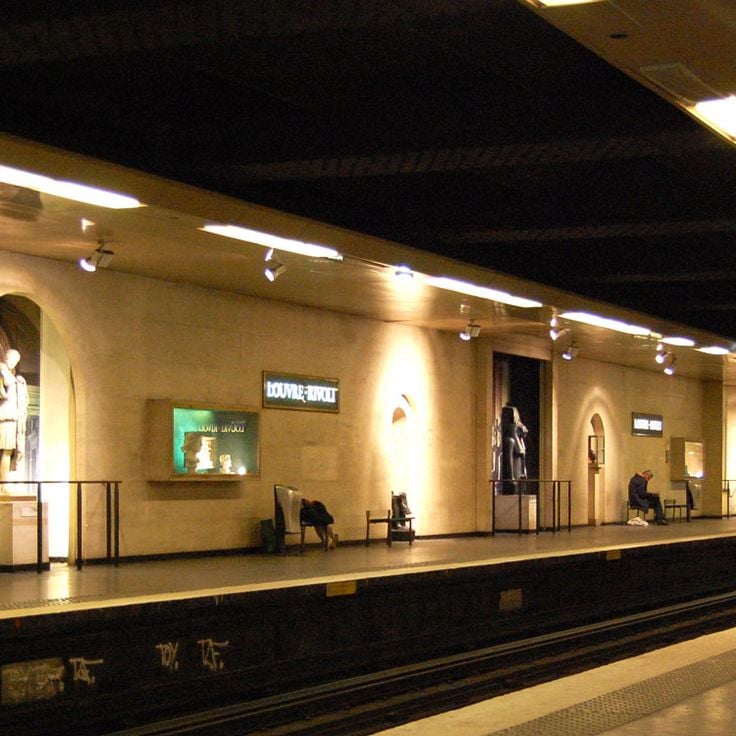 Station Louvre-Rivoli