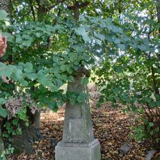 Kříž na rozcestí jižně od Věvrova