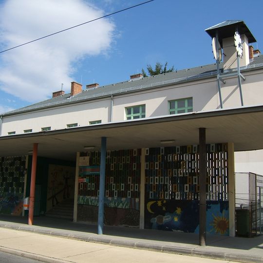 Volks- und Hauptschule der Stadt Wien