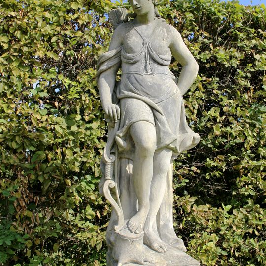 Socha bohyně Diana v zahradě zámku v Lysé nad Labem