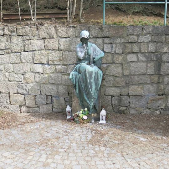 Socha Smutek na hřbitově v Ruprechticích