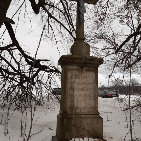 Kříž u parkoviště v Orlickém Záhoří