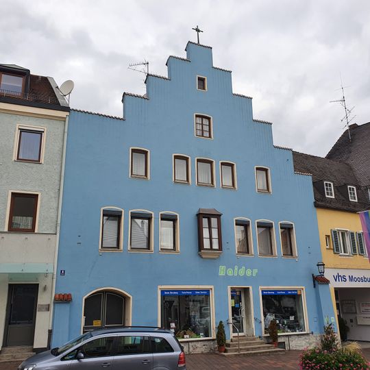 Wohn- und Geschäftshaus