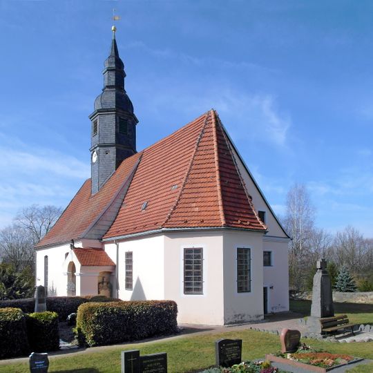 Kirche Tanneberg und Kirchhof mit Einfriedung und Kriegerdenkmal für die Gefallenen des Ersten Weltkrieges Pfarrweg -