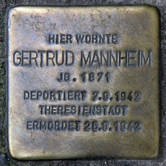 Stolperstein en memoria de Gertrud Mannheim