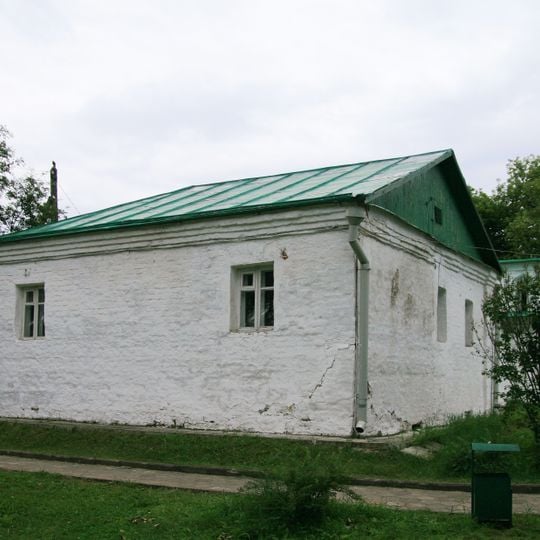 Кельи у южных ворот