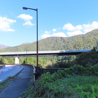 Shirakawa Bridge