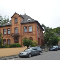 Taunusstraße 2