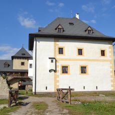 Géczyovský kaštieľ, veža bránová