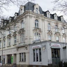 Villa mit Einfriedung, später Wohnhaus mit Gaststätte Dr.-Friedrichs-Ring 20