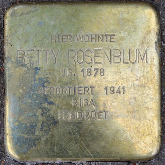 Stolperstein en memoria de Betty Rosenblum