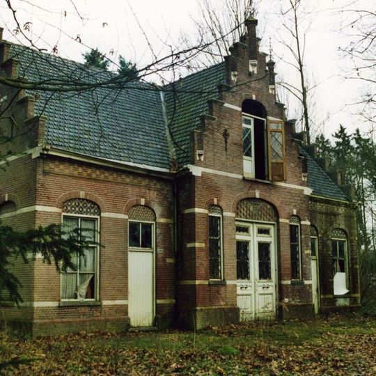 Zionsburg: koetshuis met garage