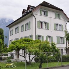 House Blumenfeld with granite fountain