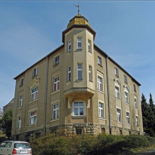Detached house with corner bay Finkenbergstraße 2