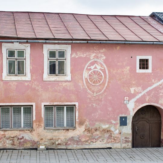 Dom s mäsiarskym erbom