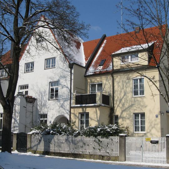 Block aus drei Villen