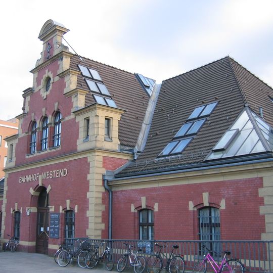 Berlin-Westend station