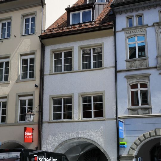 Wohn- und Geschäftshaus