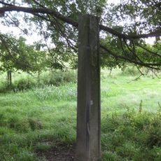 Pole behind lock keeper house (Edam)