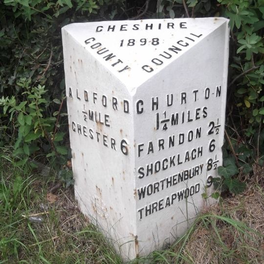 Milepost, Glebe Cottages