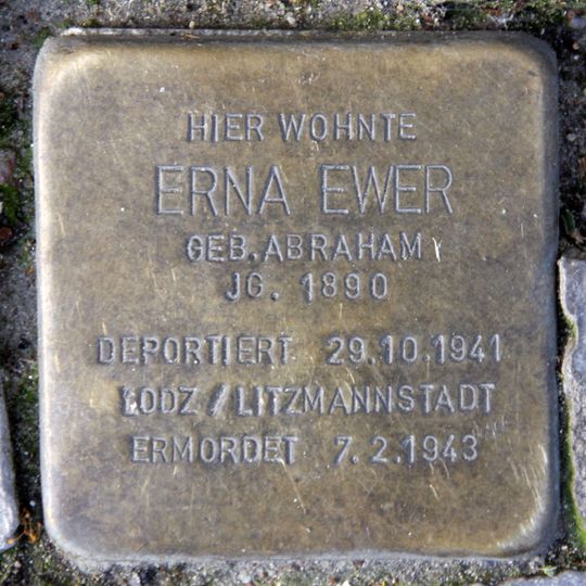 Stolperstein en memoria de Erna Ewer