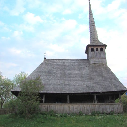 Wooden church in Cremenea
