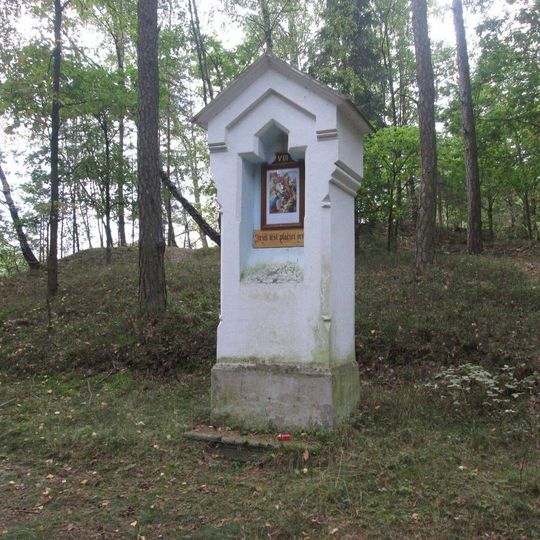 Kaplička na křížové cestě na Dunajovické hoře - 8. zastavení