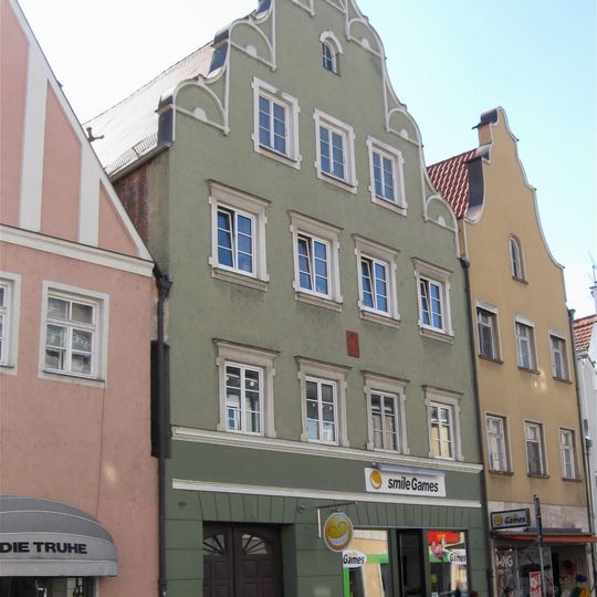 Wohn- und Geschäftshaus