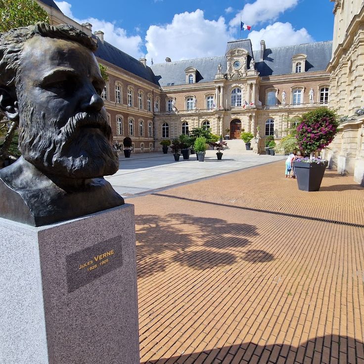 Jules Verne