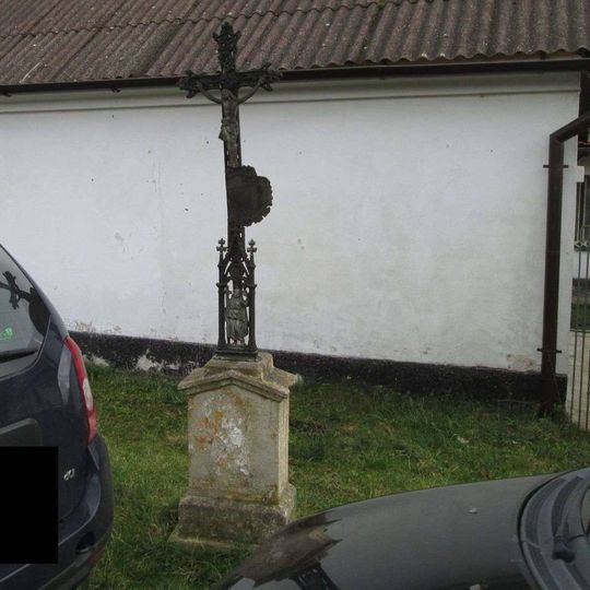 Kříž ve Lhovicích