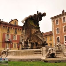 Monumento all'Acquedotto astigiano