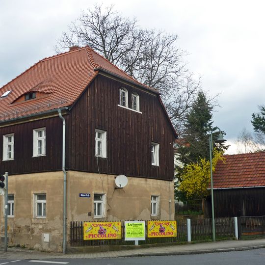 Ehemaliges Chausseehaus mit Nebengebäude Basteistraße 21