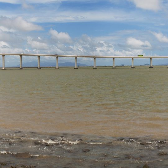 Amizade Bridge