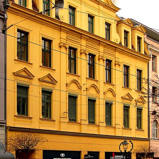 Wohn- und Geschäftshaus