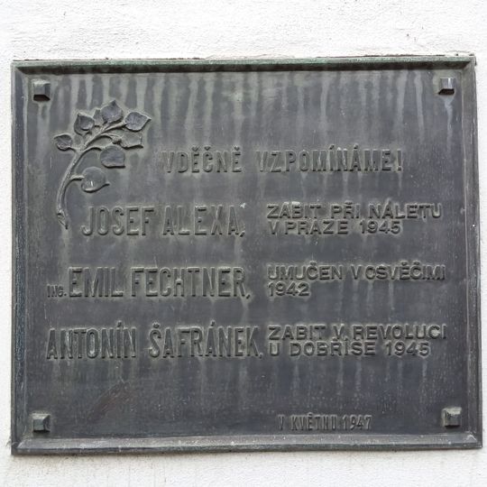 Plaque to WWII victims at Prvního pluku 20