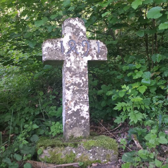 Sühnekreuz am Rande des Brückenwaldes