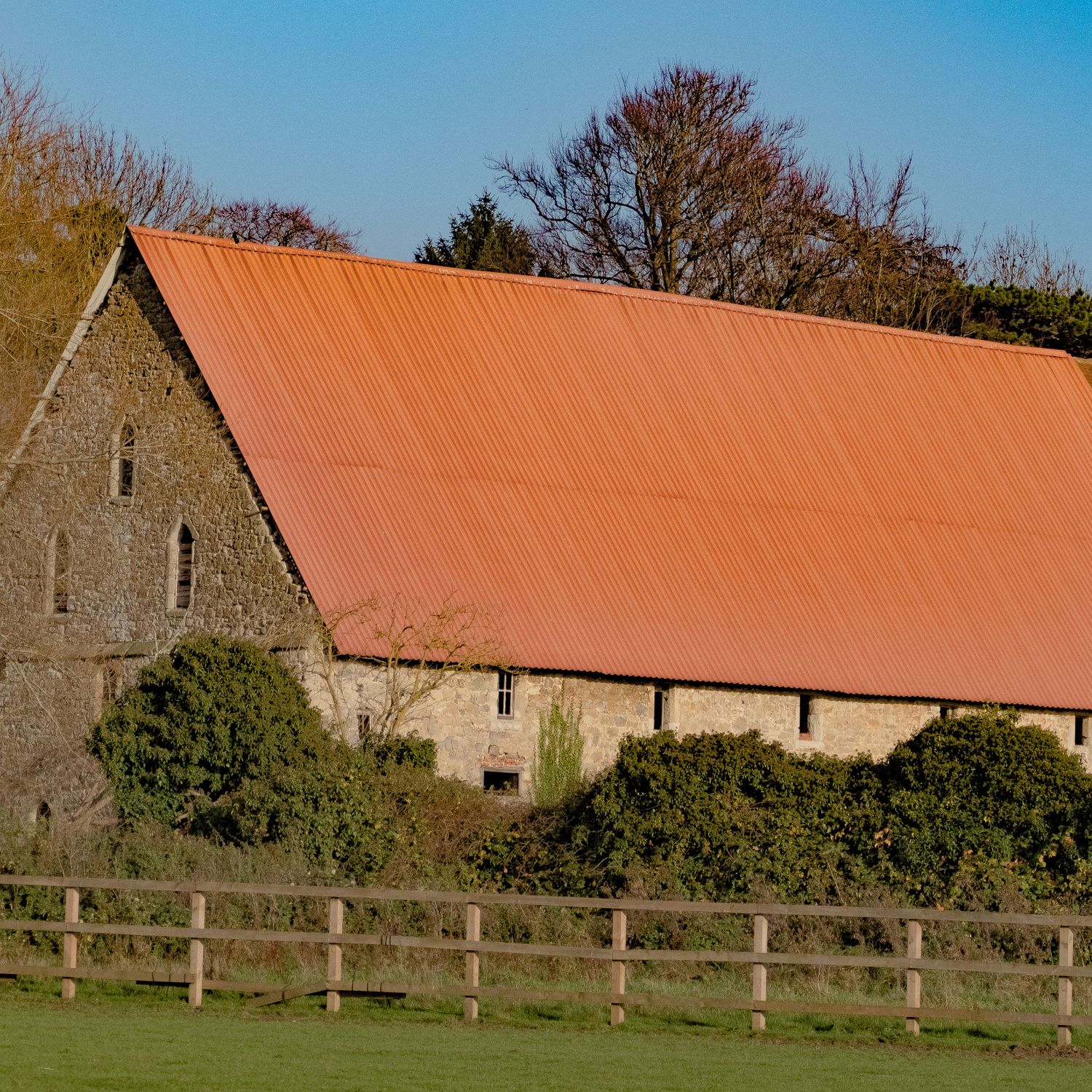Boxley Abbey Barn - Medieval barn in Sandling, England