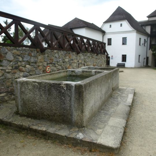 Kašna na hradě v Nových Hradech