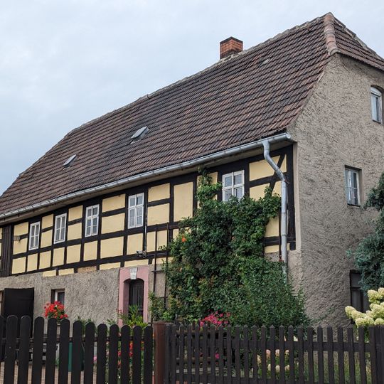 Seitengebäude eines Dreiseithofes Am unteren Teich 3